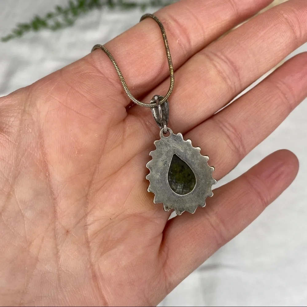 Sterling Silver .925 & Grey Teardrop Shaped Druzy Pendant Necklace 16
